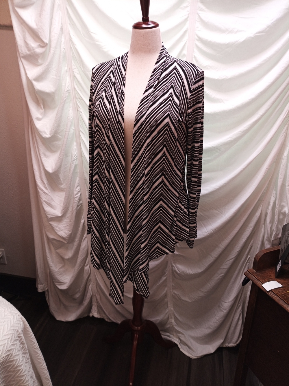 White House Black Market Black & White Chevron Drape Cardigan